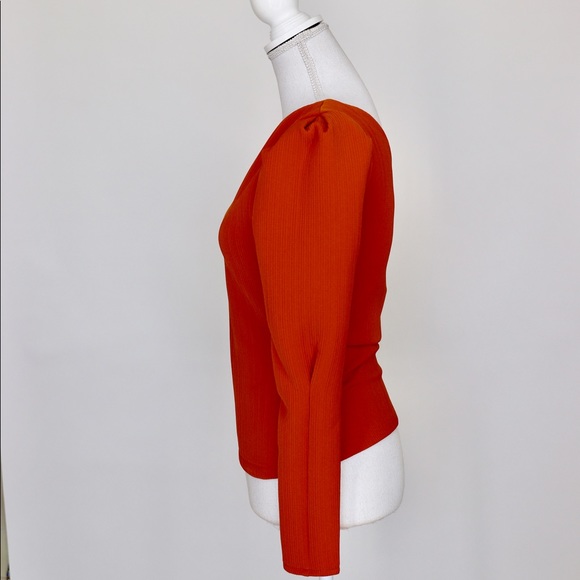 Off the shoulder top. - Picture 2 of 3